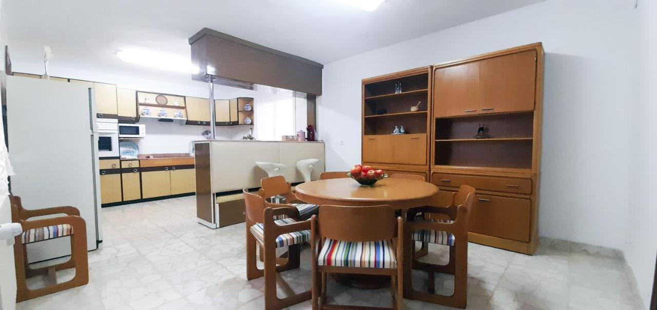Apartamento Amplio, centro, zona Begoña y al lado de la playa Gijón Exterior foto